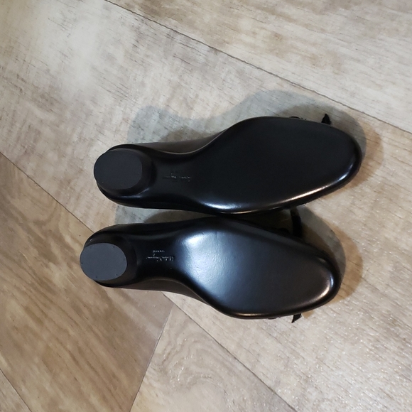 Brand new! Never Worn!  Salvatore Ferragamo - Picture 3 of 3